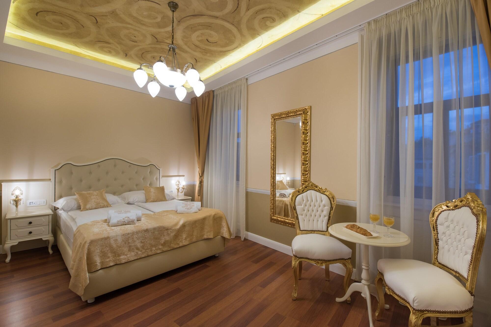 Central Square Heritage Hotel สปลิท ภายนอก รูปภาพ